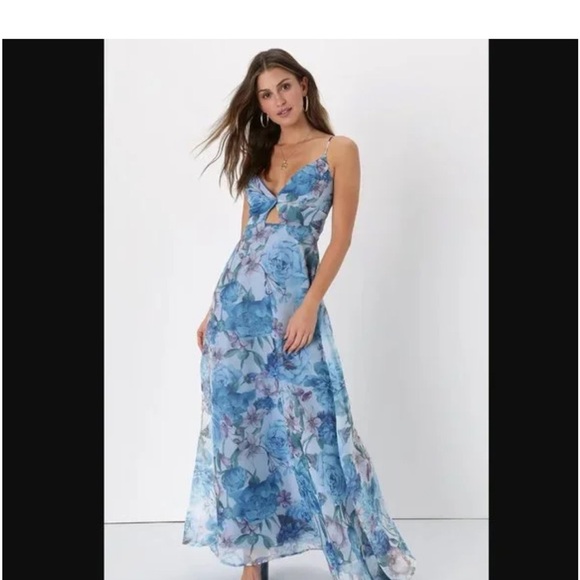 Lulus Dresses & Skirts - Lulu's 😍🥰Blue Floral Maxi Dress